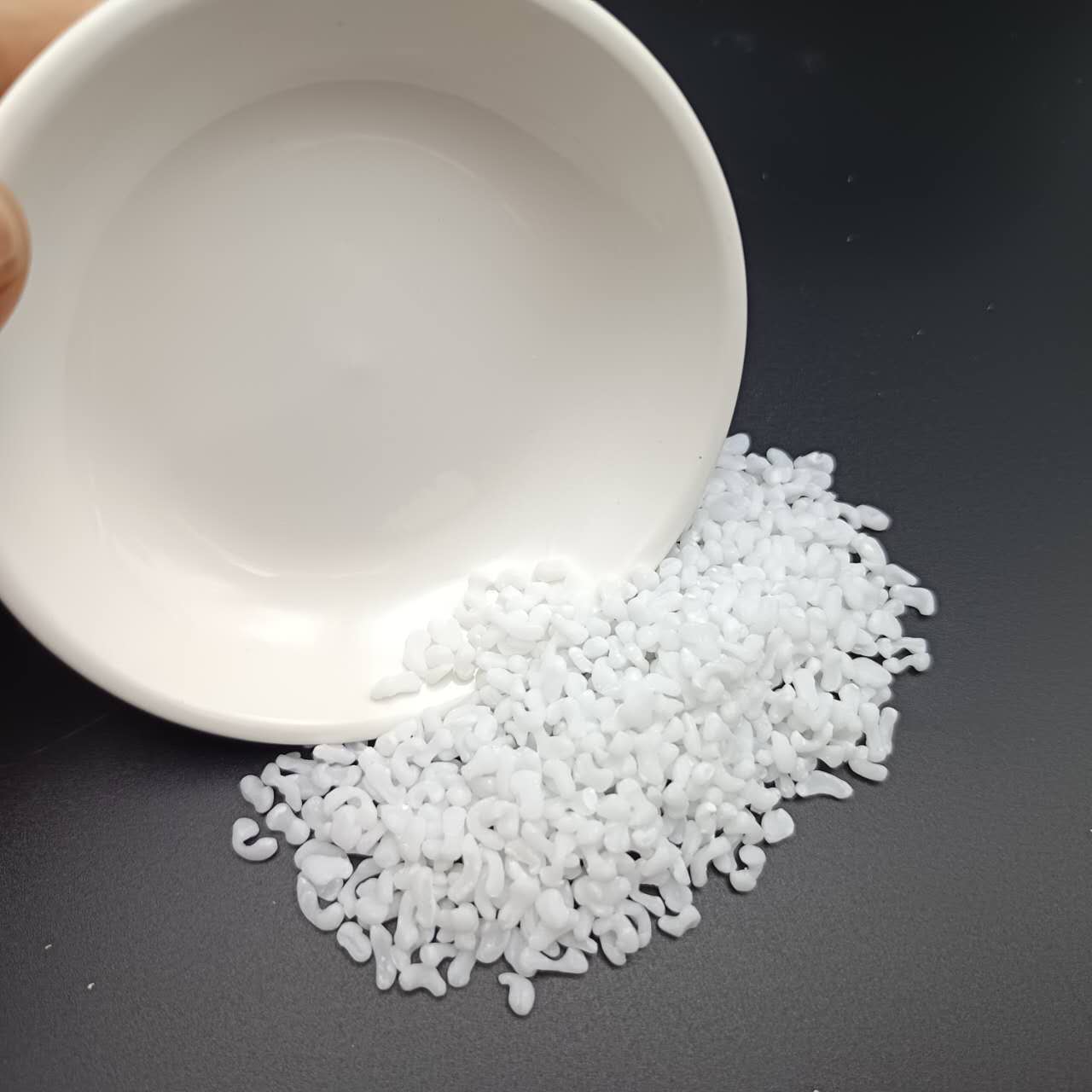 Sodium sulfate masterbatch