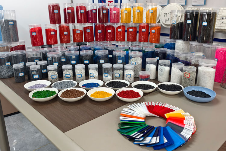color masterbatch factotry.jpg