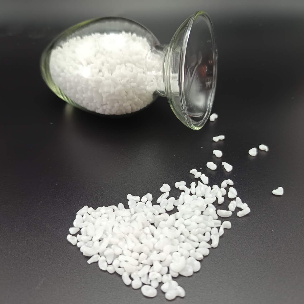 Sodium sulfate masterbatch