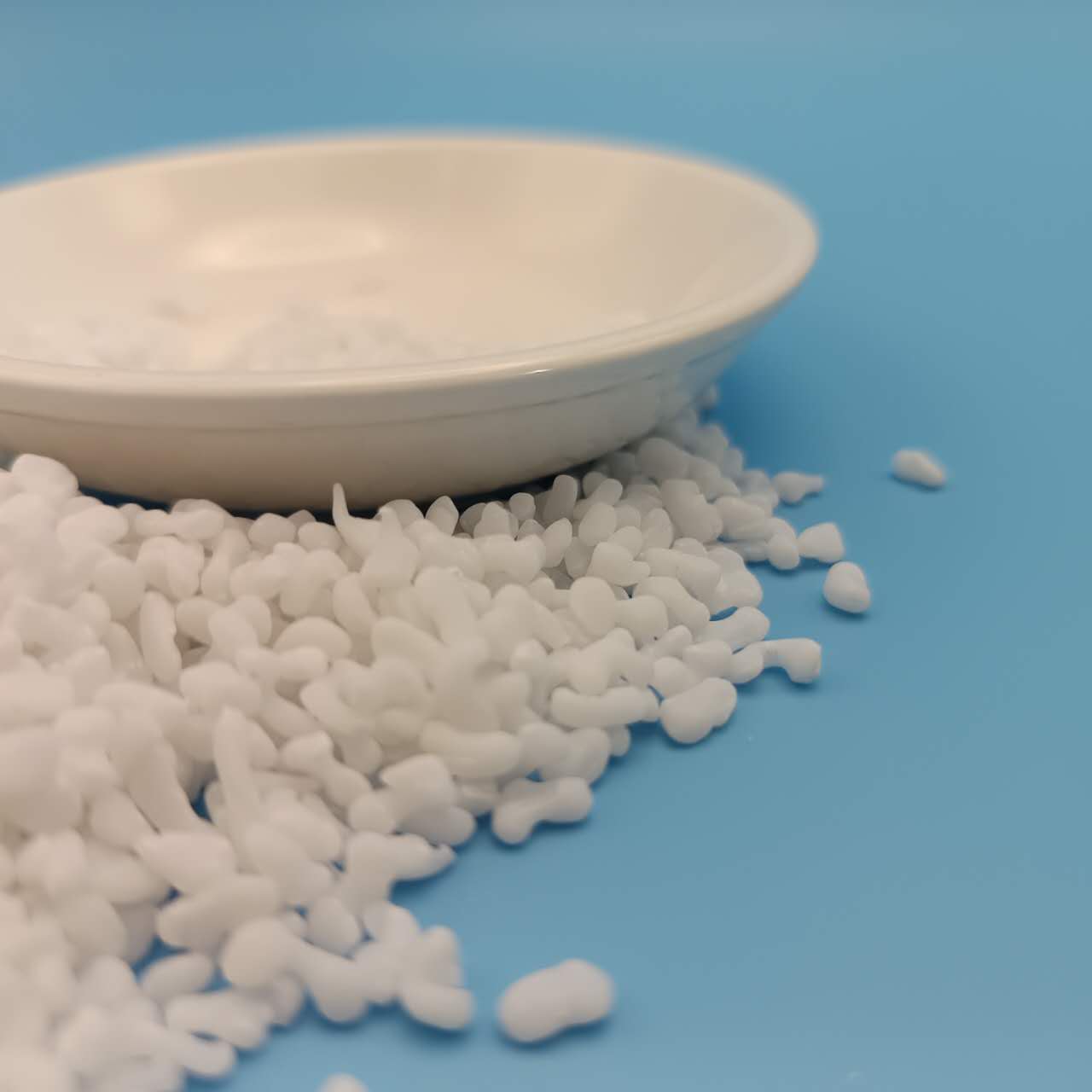 Sodium sulfate masterbatch