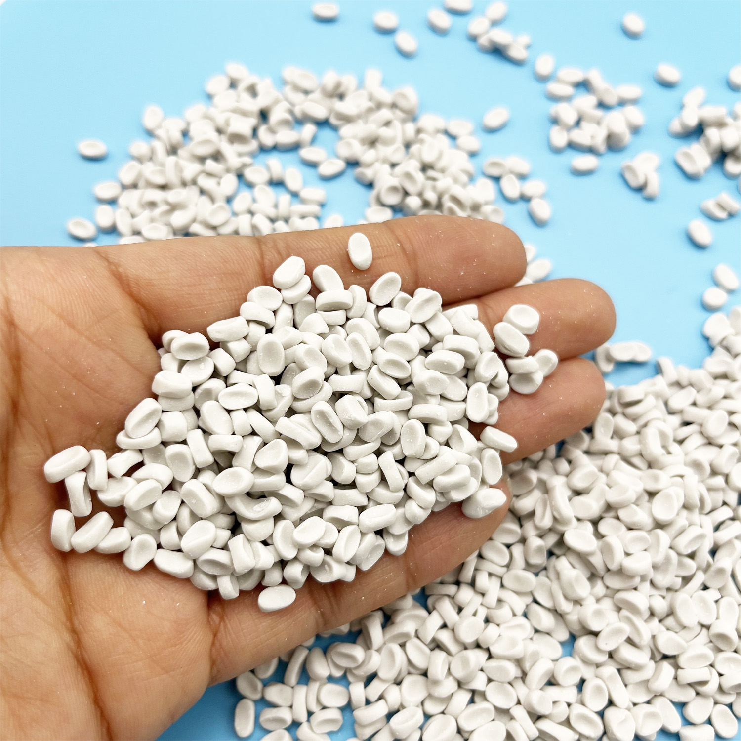 Masterbatch de relleno de carbonato de calcio.jpg